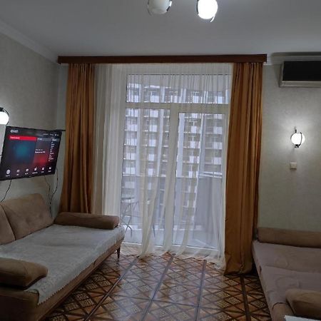 Apartment On Sherif Khimshiashvili Street 15B Batumi Exteriör bild