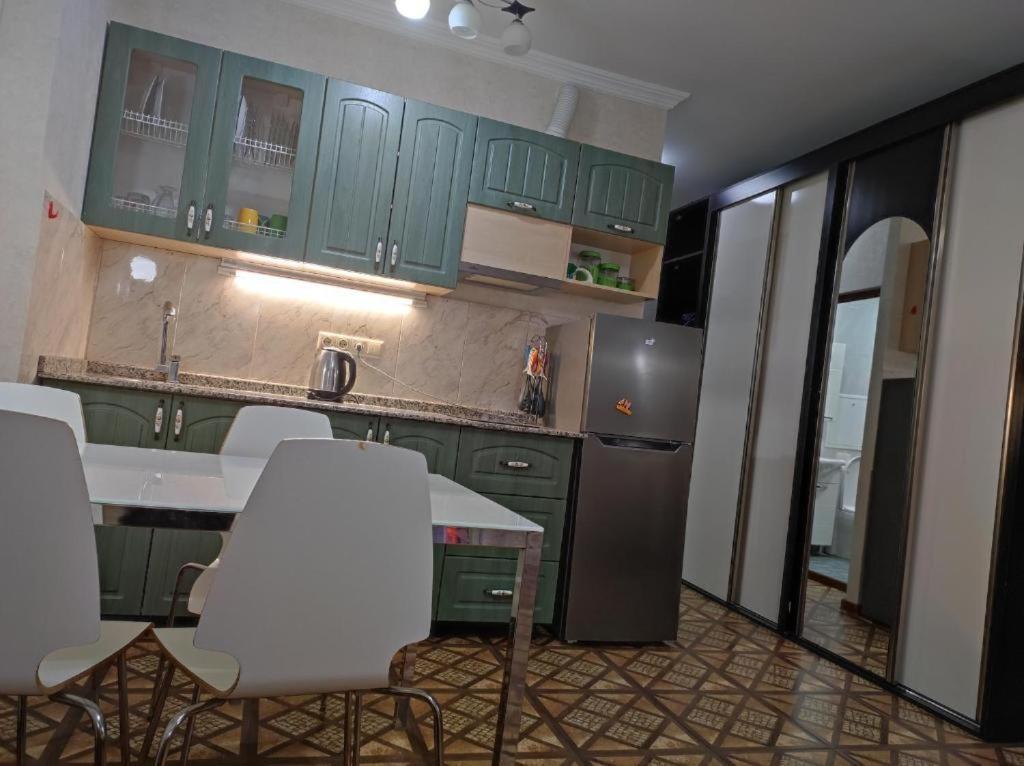 Apartment On Sherif Khimshiashvili Street 15B Batumi Exteriör bild
