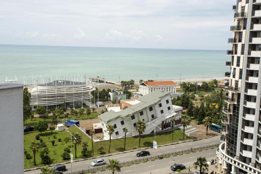 Apartment On Sherif Khimshiashvili Street 15B Batumi Exteriör bild