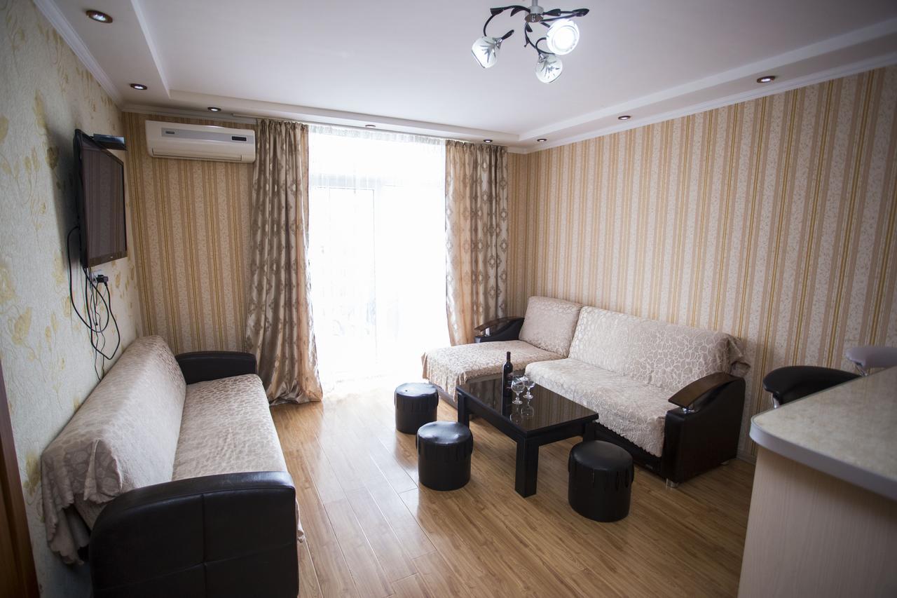 Apartment On Sherif Khimshiashvili Street 15B Batumi Exteriör bild