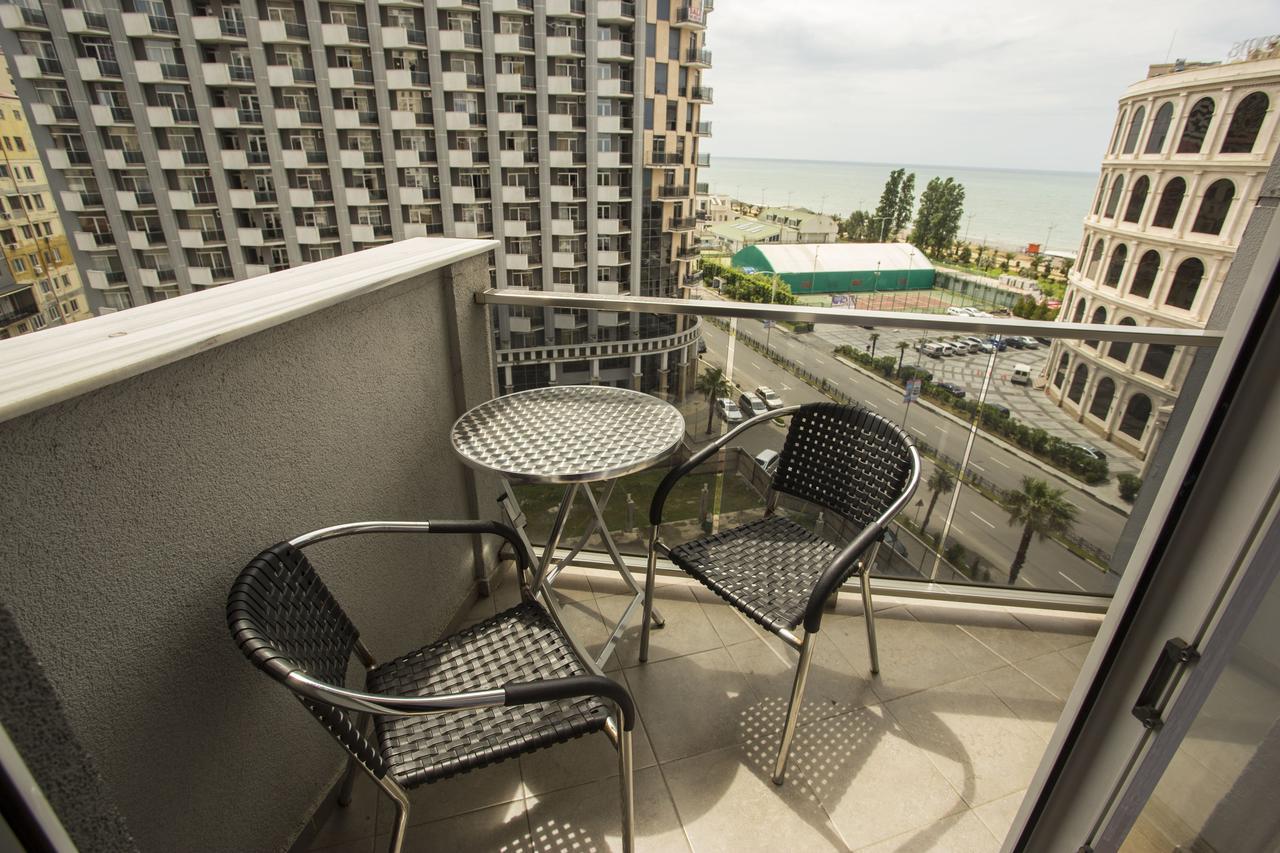 Apartment On Sherif Khimshiashvili Street 15B Batumi Exteriör bild