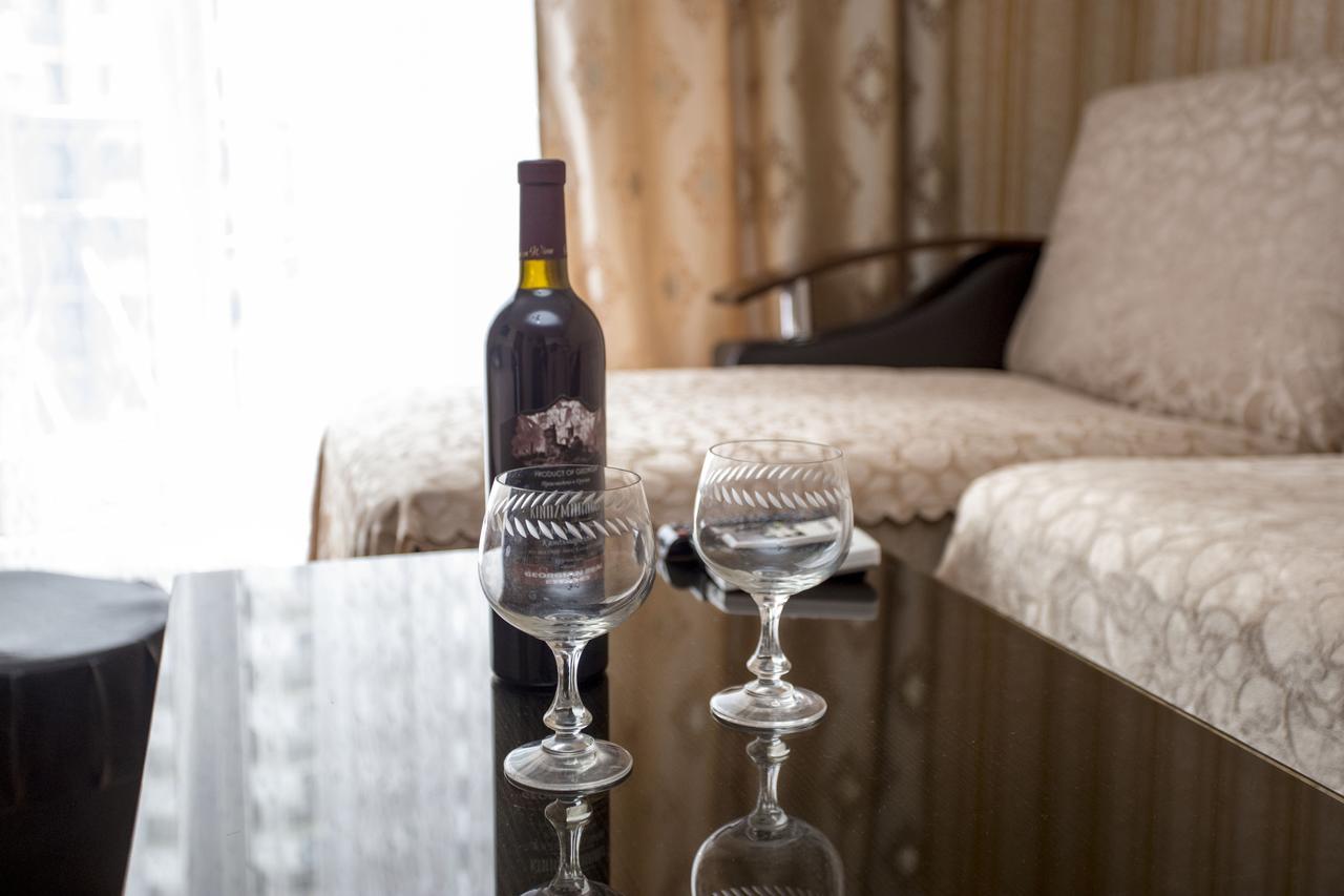 Apartment On Sherif Khimshiashvili Street 15B Batumi Exteriör bild