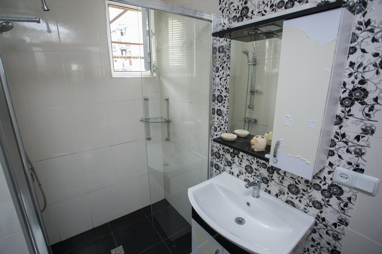 Apartment On Sherif Khimshiashvili Street 15B Batumi Exteriör bild