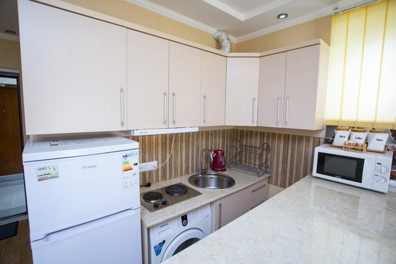 Apartment On Sherif Khimshiashvili Street 15B Batumi Exteriör bild