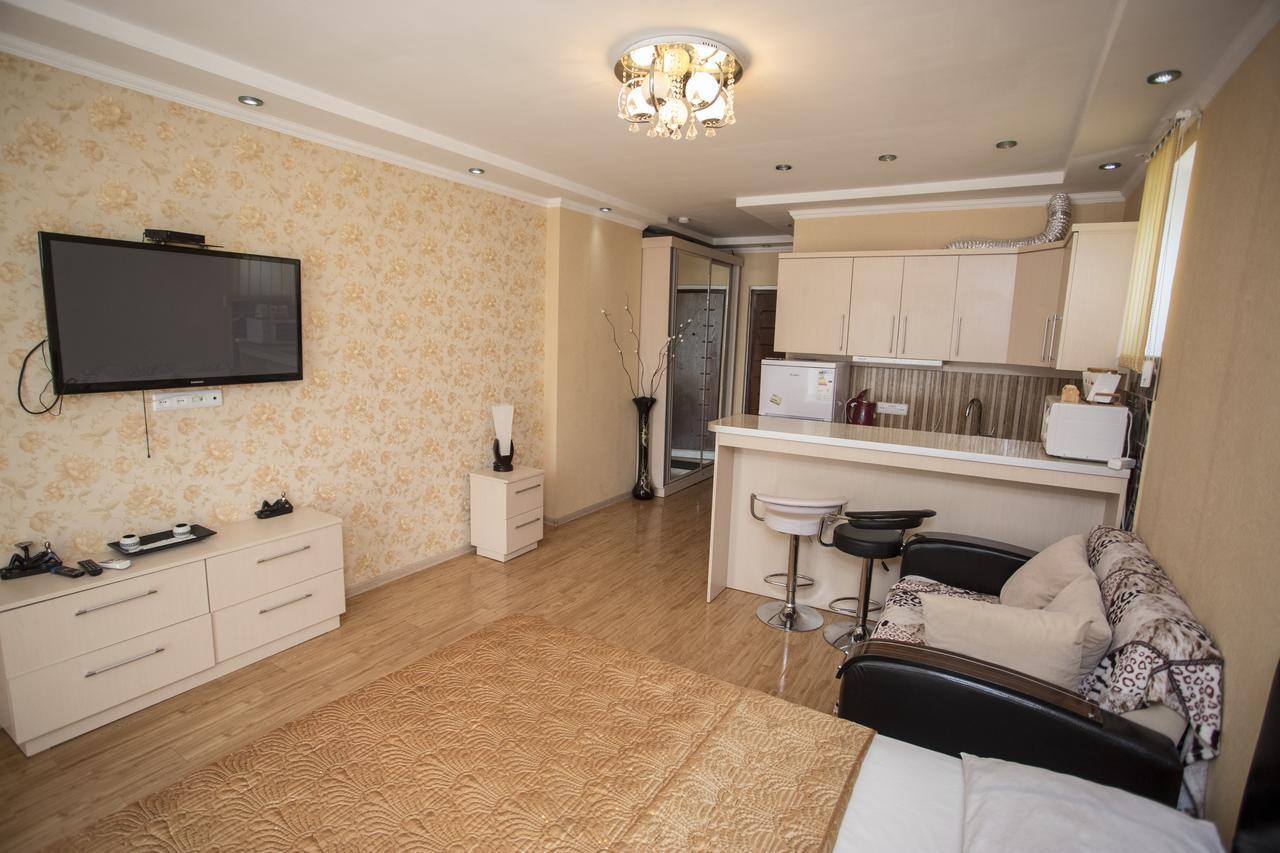 Apartment On Sherif Khimshiashvili Street 15B Batumi Exteriör bild
